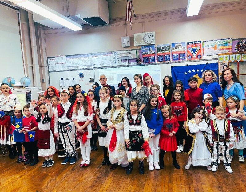Shkollat Shqipe “Alba Life” New York, dhe në Online në këmbë për Kosovën