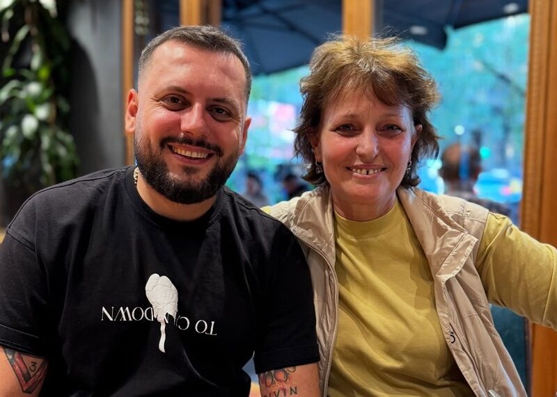 Visjan Ukcenaj, rrezja e një drite që sheh thellë në shpirtin e një nëne sakrifikuese deri në vetëmohim