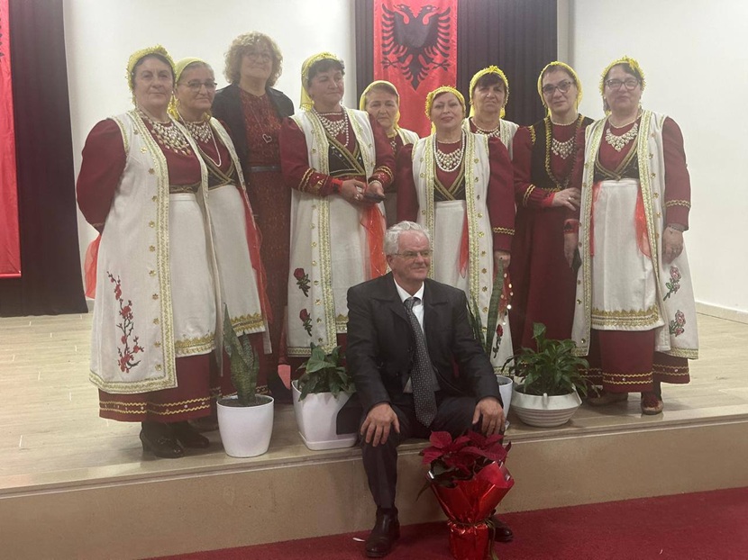 Albert Habazaj - drejtues artistik i Ansamblit 10 Shqiponjat e Tërbaçit - ditën e Shpresës 23.12.2025