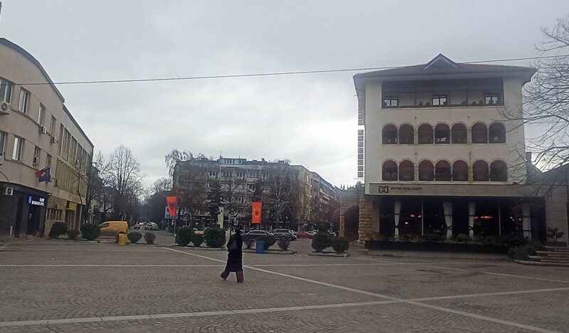 FUNDJAVË NË KOSOVË MES MIQSH