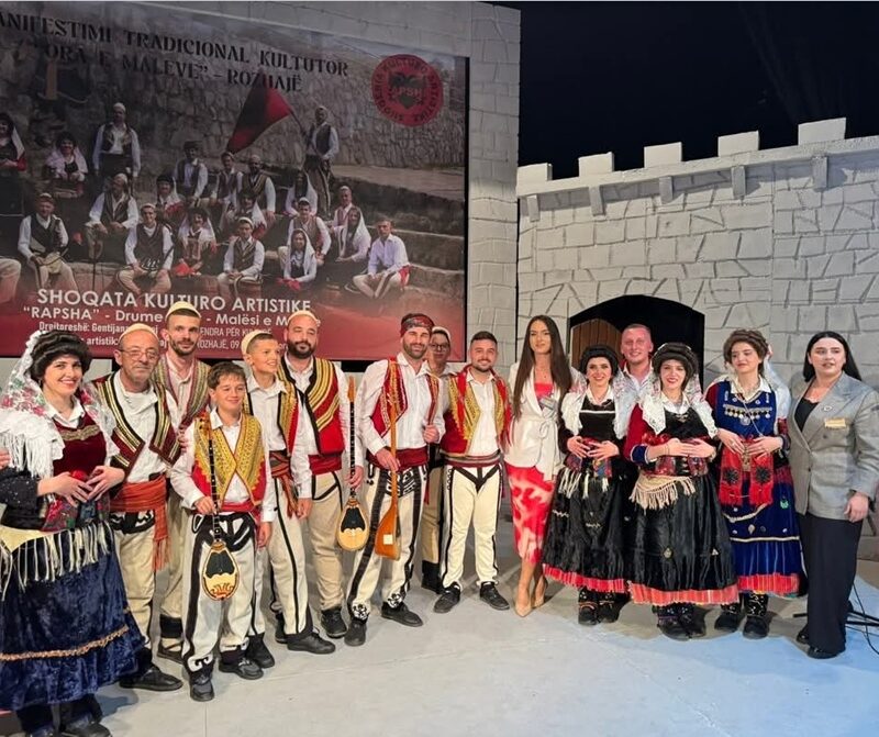 Tribunë e kujtesës, artit dhe bashkimit shpirtëror