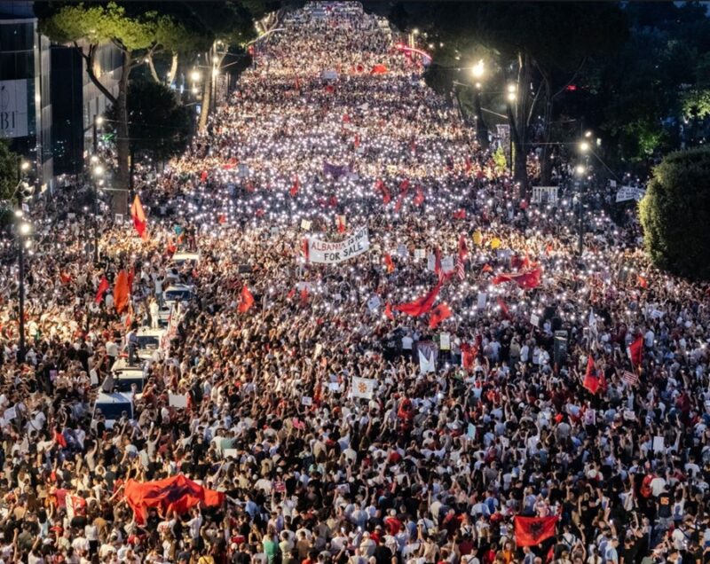 Protesta-Shqiperi