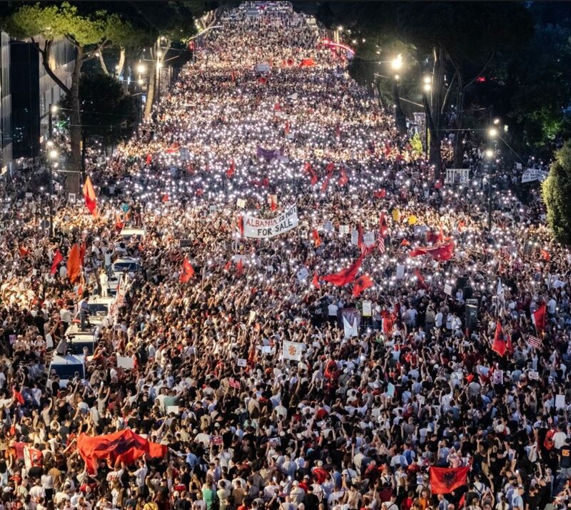 Protesta-Shqiperi