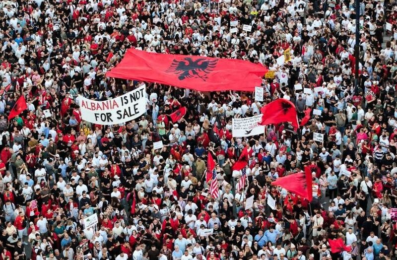 Protesta-Tirane