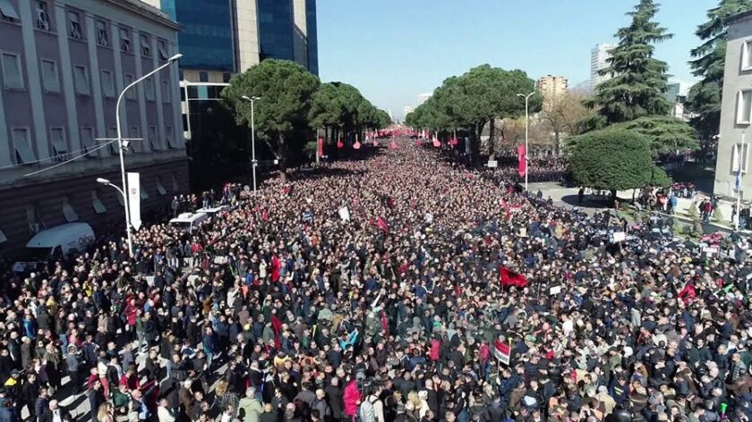 Protesta-anti-qeveritare